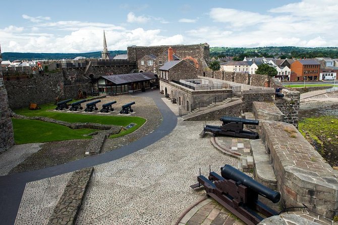 Giant’s Causeway and Titanic Experience from Belfast Port - Carrick-a-Rede as a five-minute viewpoint