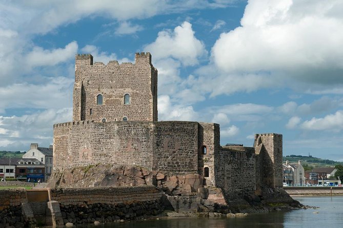 Giant’s Causeway and Titanic Experience from Belfast Port - Guides, drivers, and the quality of the commentary