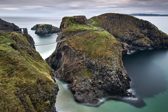 Giant's Causeway Tour from Belfast - Luxury Bus + Castles Tour - Dunluce Castle and the return through Game of Thrones country