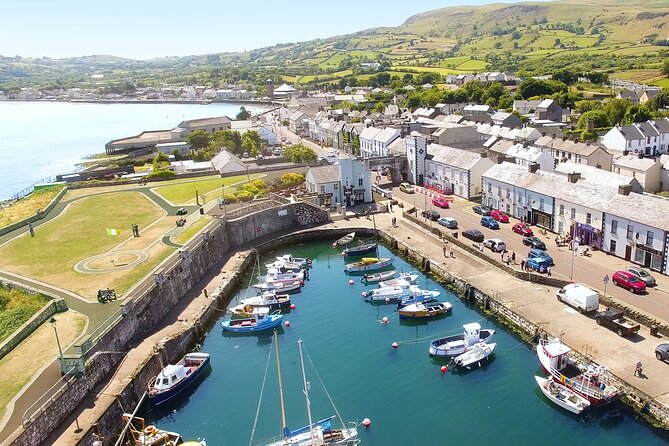 Giants Causeway & Castles Tour from Belfast: Guided tour - Portaneevy View Point skips the rope bridge crossing