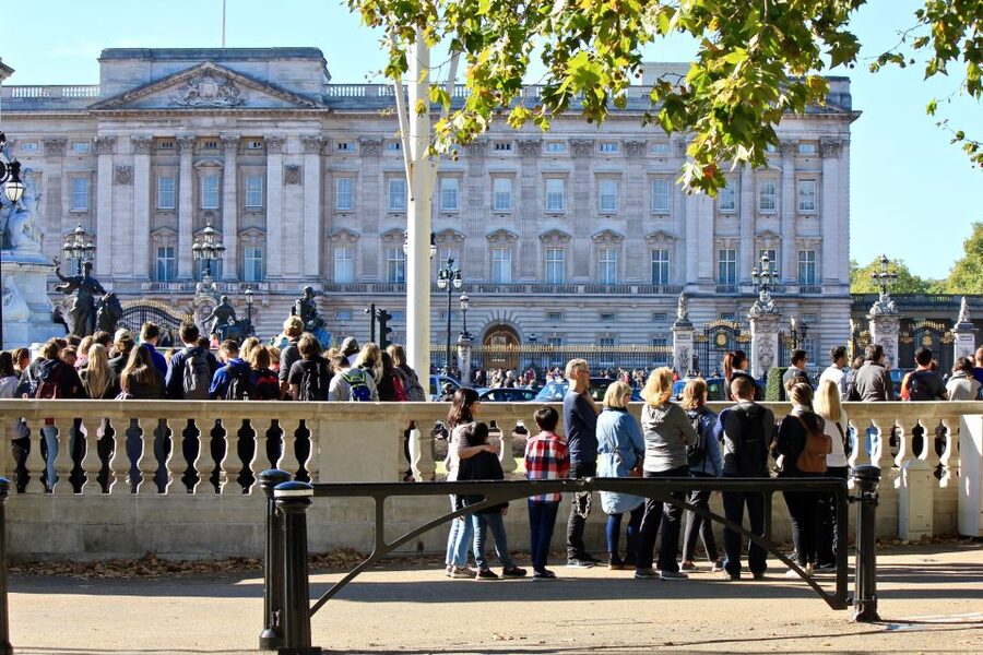 Grand London Half-Day Bicycle Tour - The guides make or break the ride