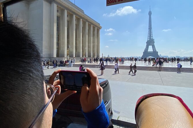 Guided Luxury Paris Day Trip with Optional Lunch at the Eiffel Tower - The Louvre stop is a photo opportunity