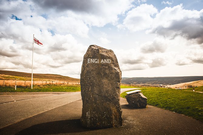 Hadrian's Wall & The Borders Tour from Edinburgh Incl. Admission - Moffat, toffee, and a Victorian pause