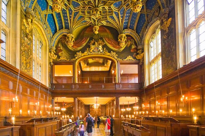 Hampton Court Guided Tour. Full day Access & High Tea - Why Hampton Court makes a fine day outside central London