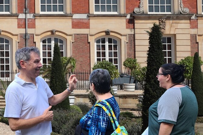 Hampton Court Guided Tour. Full day Access & High Tea - Returning to the palace after tea