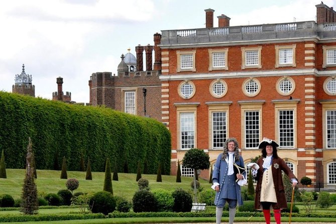 Hampton Court Palace Private Tour - Secrets of Henry VIII - Hampton Court’s kitchens, buildings, and later royal story
