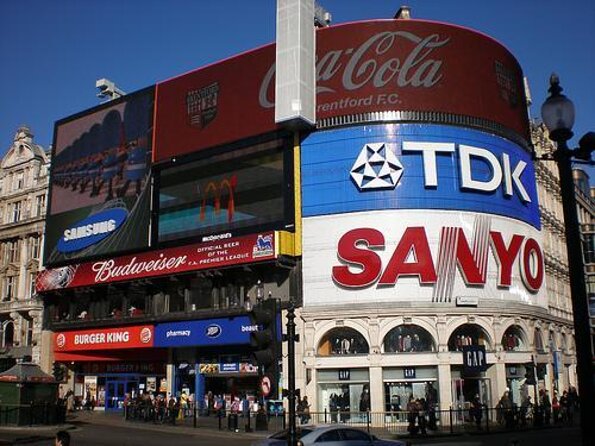 Hard Rock Cafe Piccadilly Circus with Set Menu for Lunch or Dinner - Key Points Before You Book