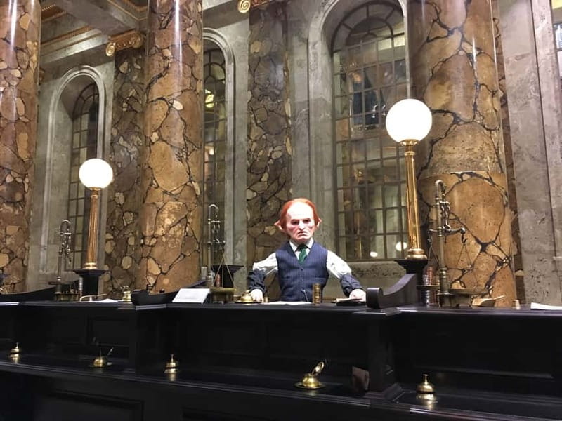 Harry Potter Studio Ticket & Tour of London Film Locations - Following the Harry Potter locations through London
