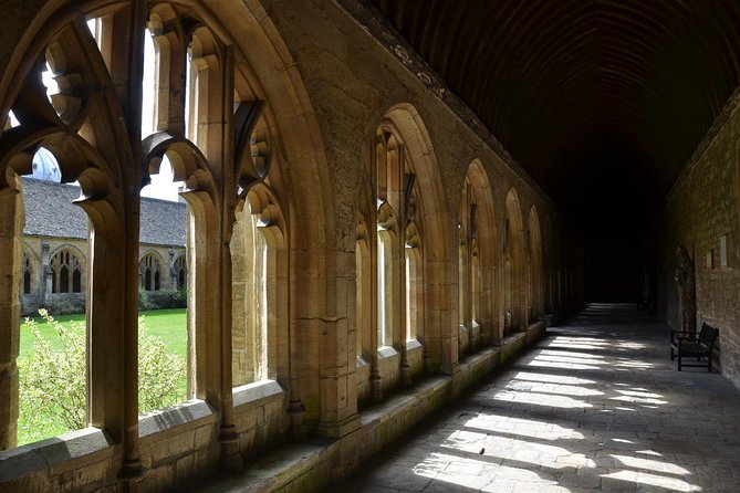 Harry Potter Walking Tour of Oxford Including New College - Starting near Blackwell’s and Oxford’s book culture