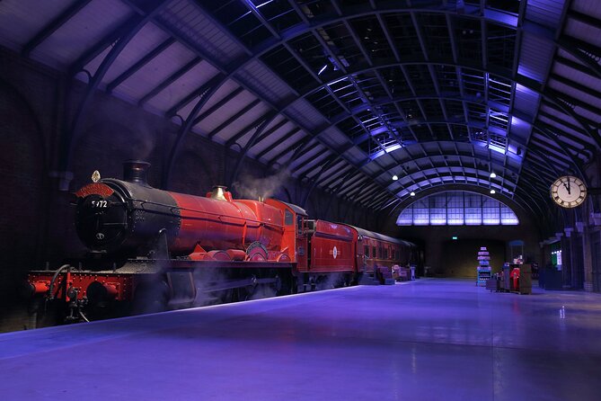 Harry Potter Warner Bros. Studio Tour with Transport from London - Diagon Alley, Hagrid’s Hut, and Hogwarts rooms