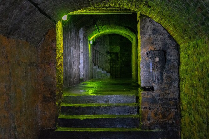 Haunted Vaults and Graveyard Walking Tour in Edinburgh - The South Bridge vaults, 30 minutes underground