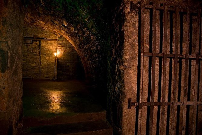 Haunted Vaults Walking Tour in Edinburgh - Entering Edinburgh’s underground vaults