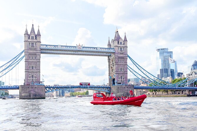 High-Speed Thames River Speedboat in London - Returning to the London Eye Pier