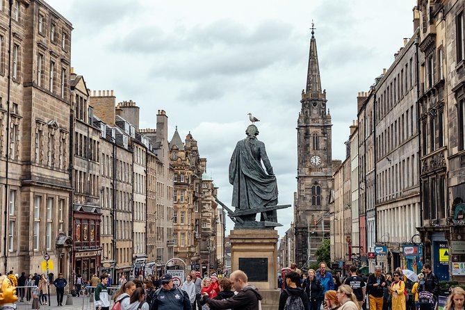 Highlights & Hidden Gems With Locals: Best of Edinburgh Private Tour - Edinburgh Castle and Castle Rock from the outside