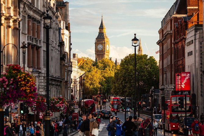 Highlights & Hidden Gems With Locals: Best of London Private Tour - Borough Market and the included tasting