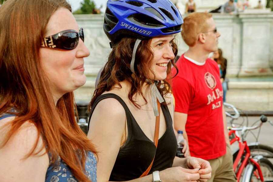 Highlights of Royal London Bike Tour (3 Hours) - The guides: stories, safety, and personality