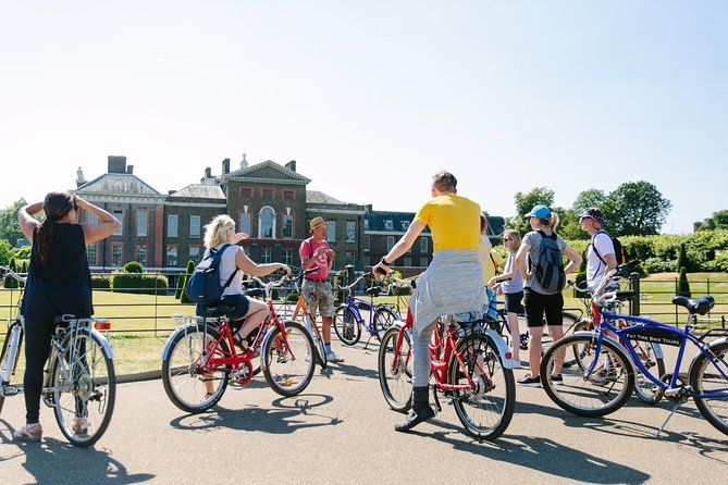 Highlights of Royal London Bike Tour including Hyde Park - Buckingham Palace, Green Park, and St. James’s Park