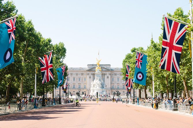 Highlights of Royal London Bike Tour including Hyde Park - Finishing with the London Eye