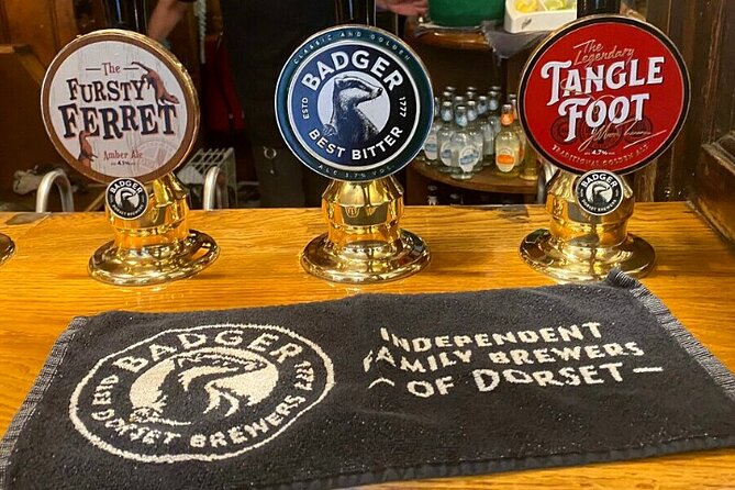 Historic Pub Walking Tour of London - Walking through central London between the pubs
