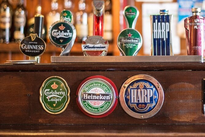 Historic Pub Walking Tour of London - Second pub: stories, buildings, and local characters