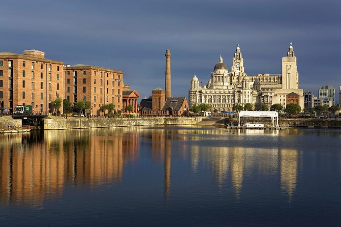History Guided Tour of Liverpool and the Beatles - St George’s Hall and the civic heart of Liverpool