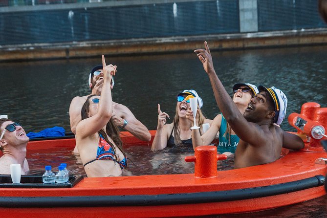 Hot Tub Boat Tour in London - London's most unique tour - Arriving at West India Quay