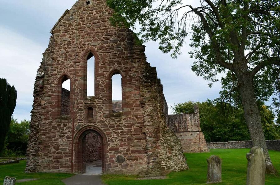 Inverness: Loch Ness, Outlander & Whisky Distillery - Culloden Battlefield and the Jacobite story
