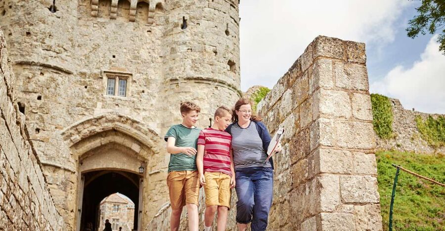 Isle of Wight: Carisbrooke Castle Entry Ticket - Starting with the gatehouse and castle defenses