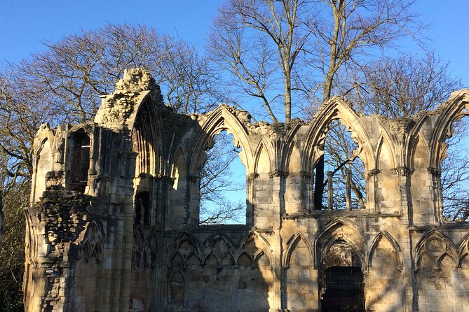 J & M York City Walking Tours - St Cuthbert’s Church and the Devil’s Door
