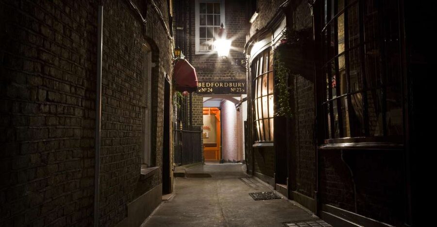 Jack The Ripper Tour in London's East End - Photographs, letters, and graphic storytelling