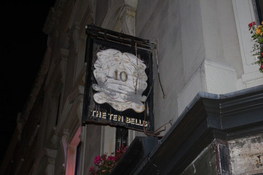Jack The Ripper Tour in London's East End - How the two-hour format works