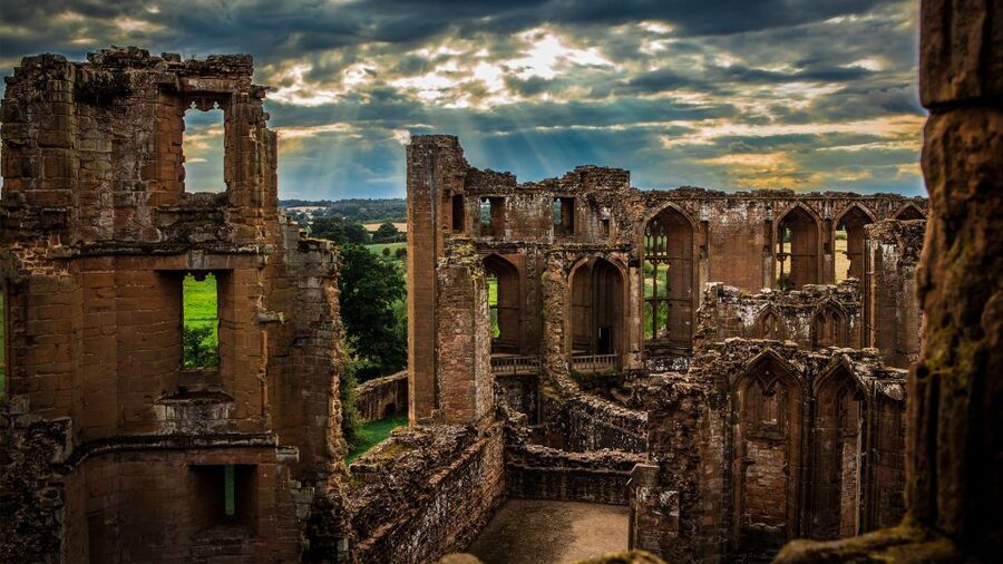 Kenilworth Castle and Elizabethan Garden Entry Ticket - The keep gives you the castle’s biggest views