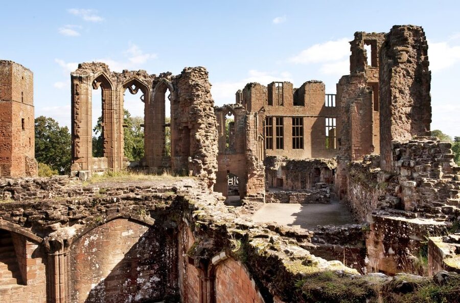 Kenilworth Castle and Elizabethan Garden Entry Ticket - The Tudor exhibitions explain the royal romance
