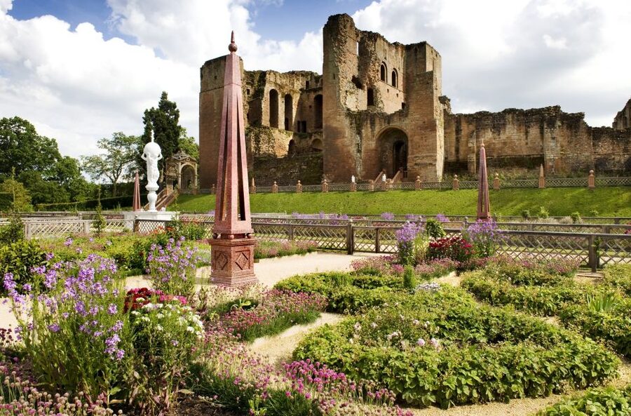 Kenilworth Castle and Elizabethan Garden Entry Ticket - Food, picnics, and the real cost of the visit