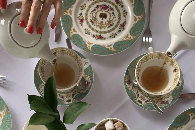 Kensington Palace VIP Garden Tour with Royal High Tea - Diana’s Statue and the Sunken Garden