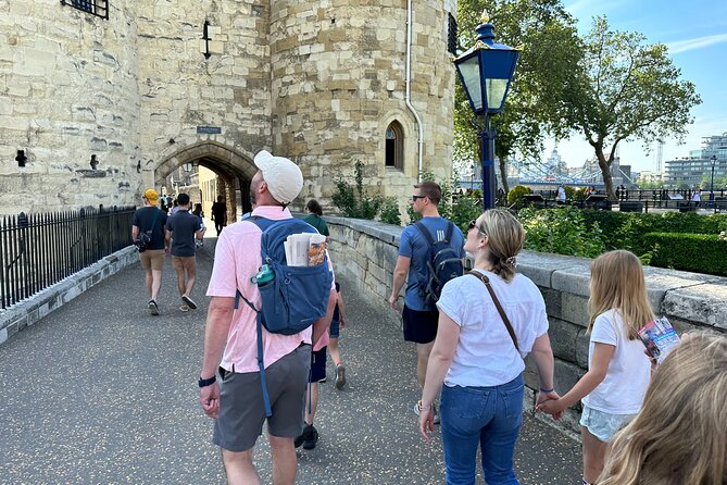 Kid-Friendly Private Tower of London Tour with Blue Badge Guide - Medieval Palace and Green Tower stories
