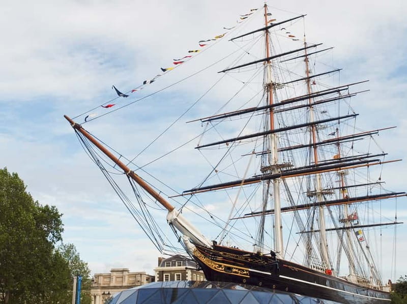 Leeds Castle, Canterbury, Dover, Greenwich & Free Snack Pack - The Thames cruise to Embankment Pier