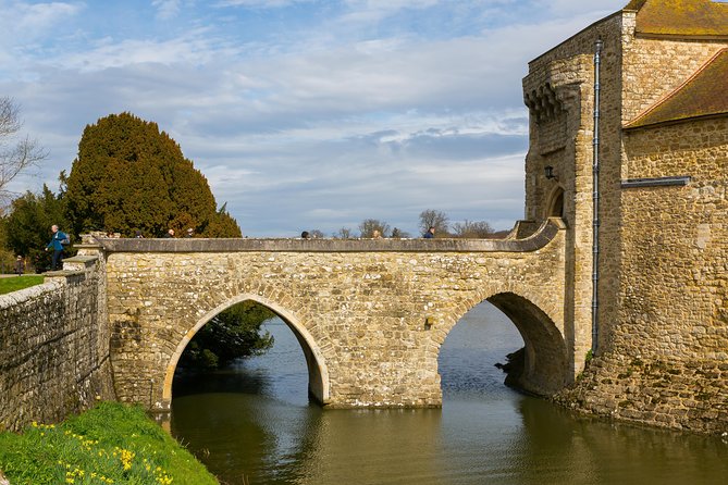 Leeds Castle, Cliffs of Dover and Canterbury Day Trip from London with Guided Cathedral Tour - The White Cliffs of Dover: beautiful, but brief