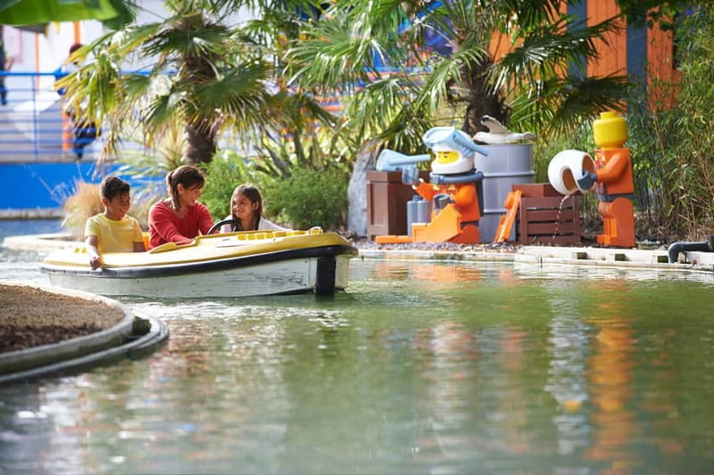 LEGOLAND Windsor Resort: Entrance Ticket - Atlantis Submarine Voyage and the LEGO model displays