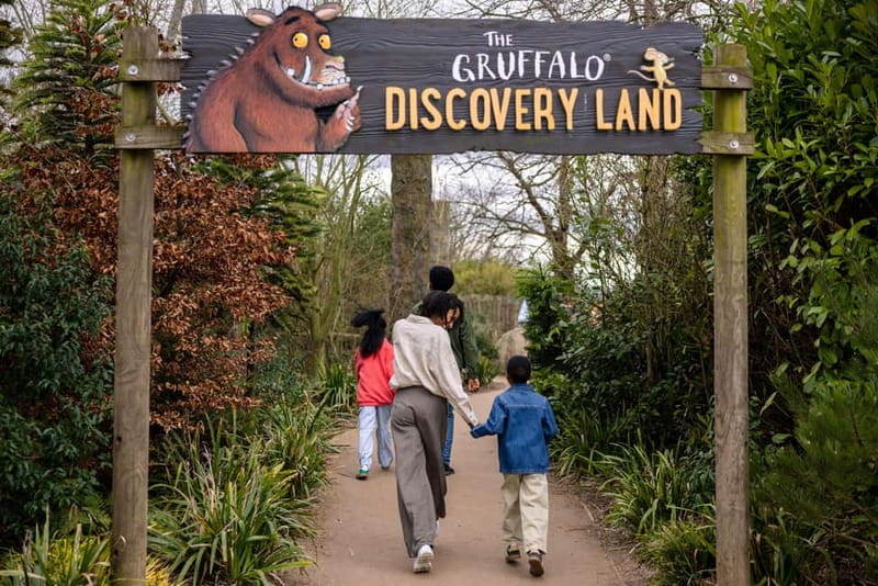 Leicestershire: Twycross Zoo Entry Ticket - Food stops and the cost of a family lunch
