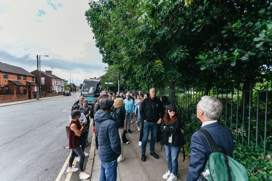 Liverpool: Official Peaky Blinders Coach Tour of Merseyside - How the four hours are spent