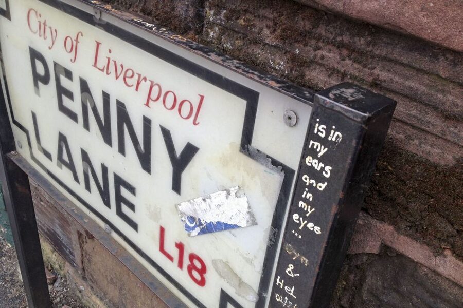 Liverpool: Private 3-Hour Beatles Classic Tour by Taxi - Eleanor Rigby’s grave
