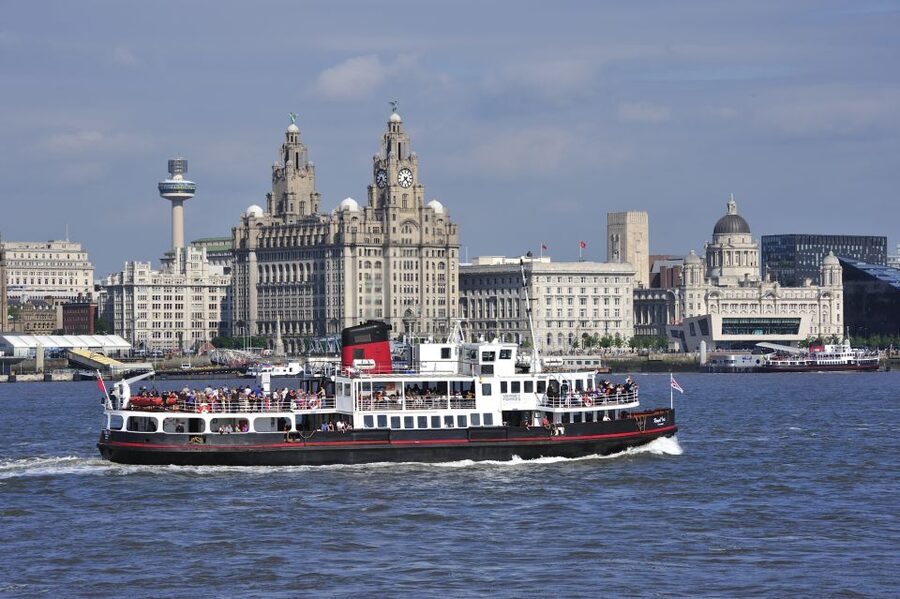Liverpool: River Cruise and Hop-On Hop-Off Bus Tour - The bus route: Liverpool in one 50-minute circuit