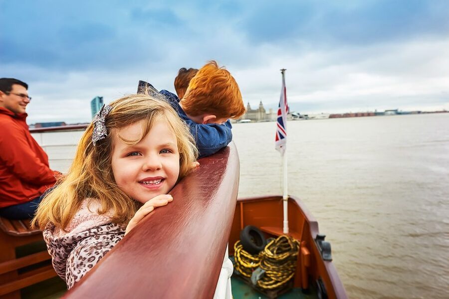 Liverpool: Sightseeing River Cruise on the Mersey River - Spotting Snowdrop and the ferry fleet