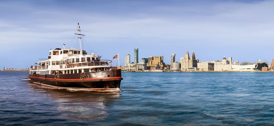 Liverpool: Sightseeing River Cruise on the Mersey River - What you see leaving the waterfront