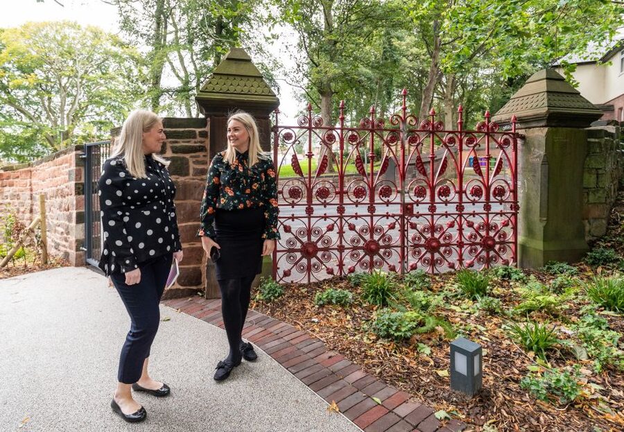 Liverpool: Strawberry Field Entry Ticket - Walking the gardens where Lennon played