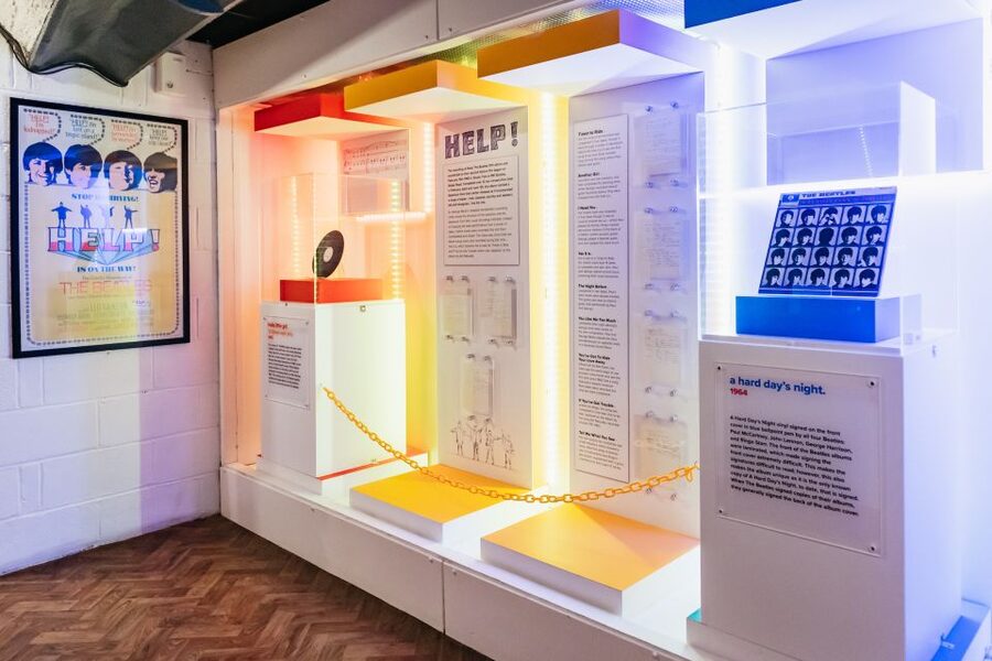 Liverpool: The Beatles Story Ticket - Audio guides in 12 languages