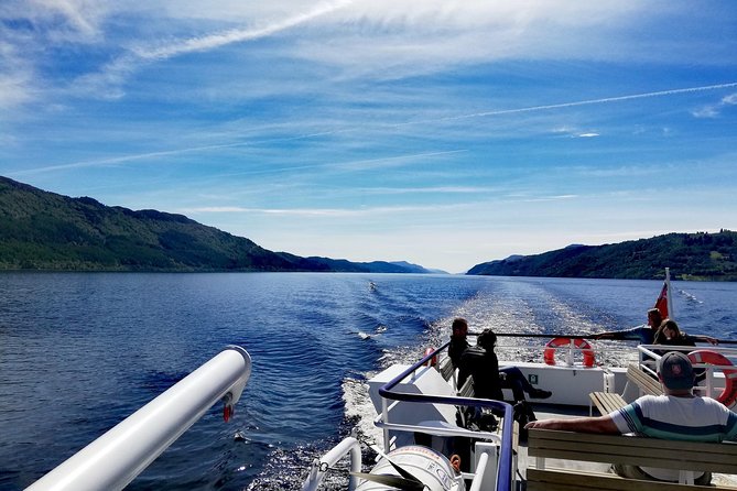 Loch Ness 1-Hour Cruise with Urquhart Castle Views - A quick cruise with a clear purpose