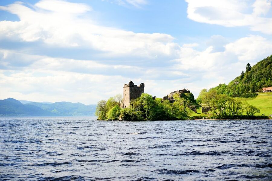 Loch Ness: Urquhart Castle Round-Trip Cruise - Best times and practical advice