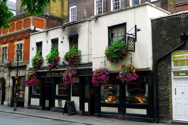 London: 2-Hour Historic Pub Tour - The oldest drinking establishments and why they matter